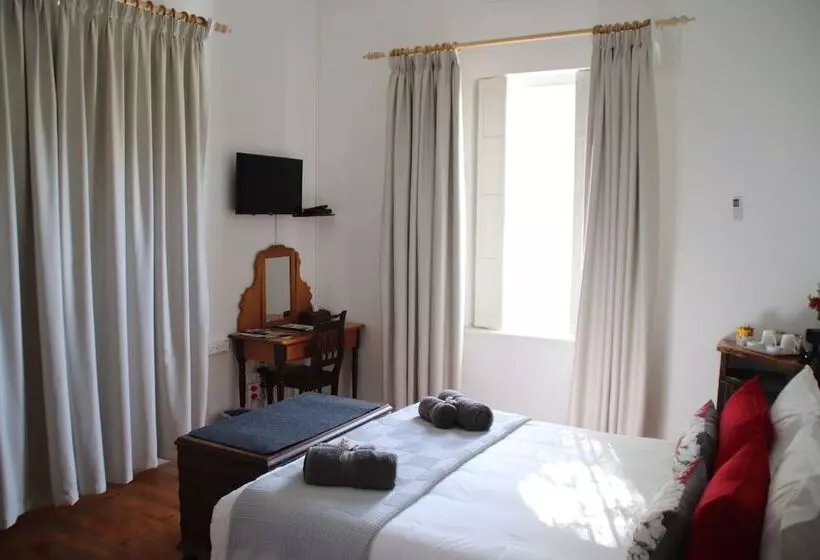 Majatalo Petal S Place