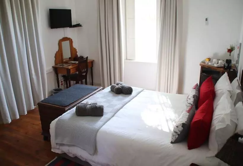 Majatalo Petal S Place