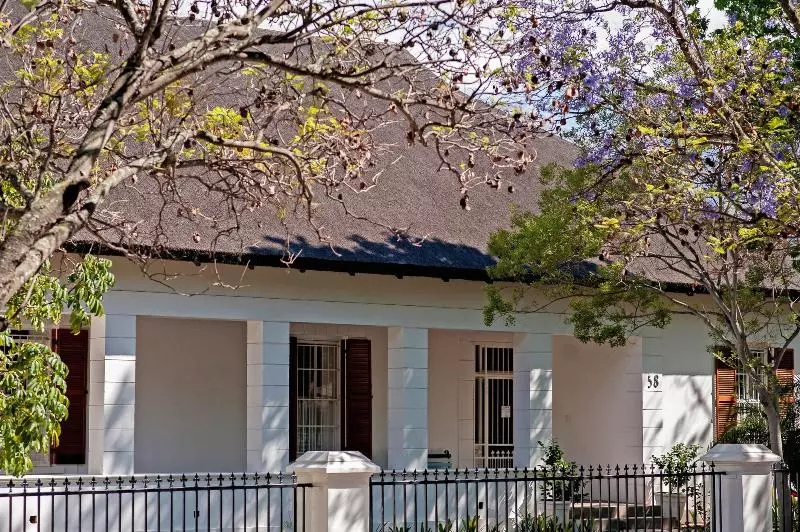 Majatalo Petal S Place