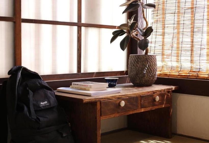 פנסיון The Cue