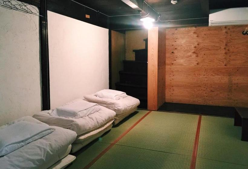 פנסיון The Cue