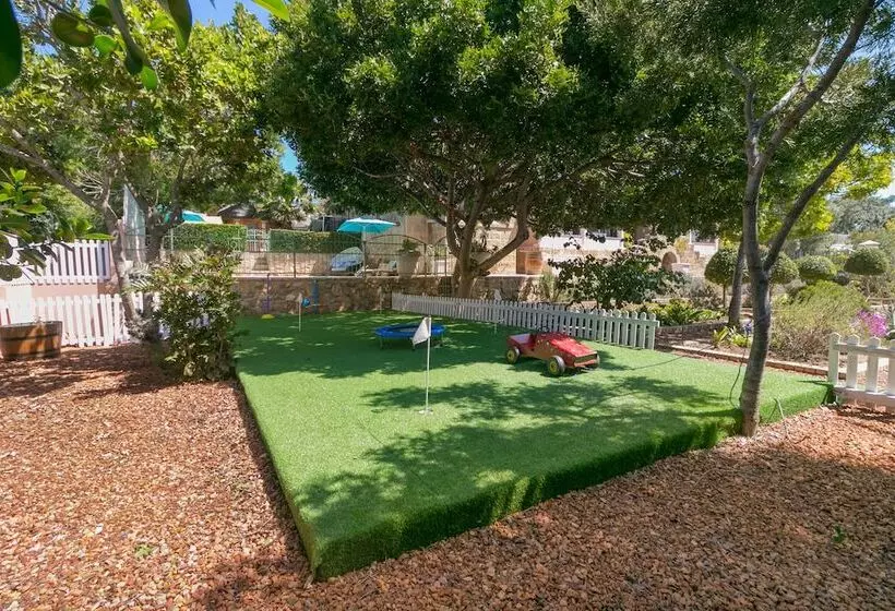 Majatalo Betty S Boutique