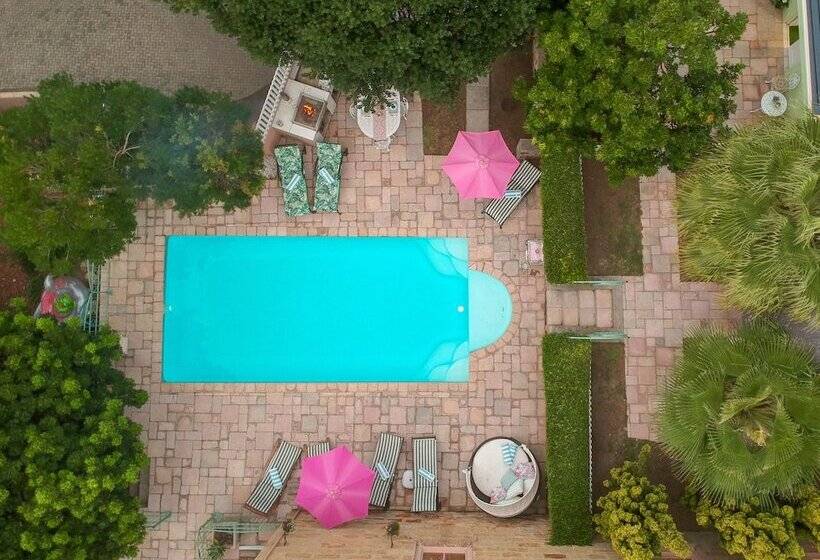 膳宿费 Betty S Boutique