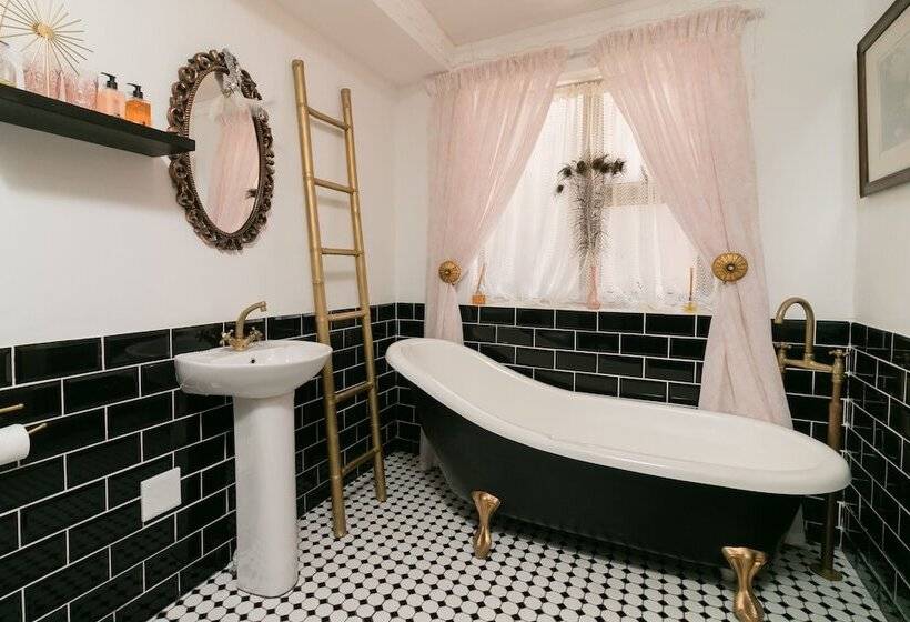 膳宿费 Betty S Boutique