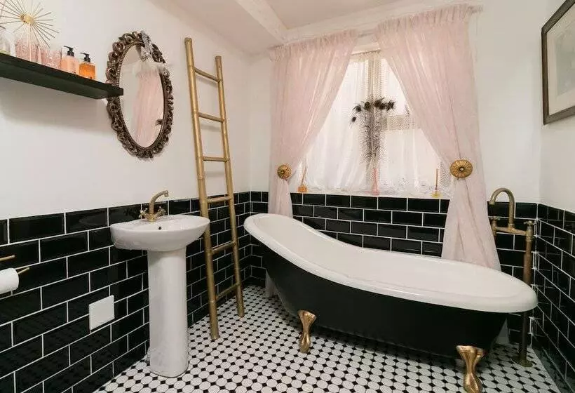 Majatalo Betty S Boutique