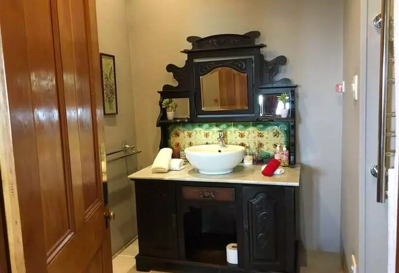 Majatalo Betty S Boutique