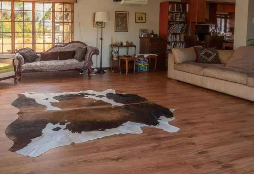 Majatalo Ekhaya Guest House