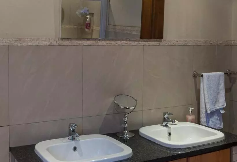 Majatalo Ekhaya Guest House