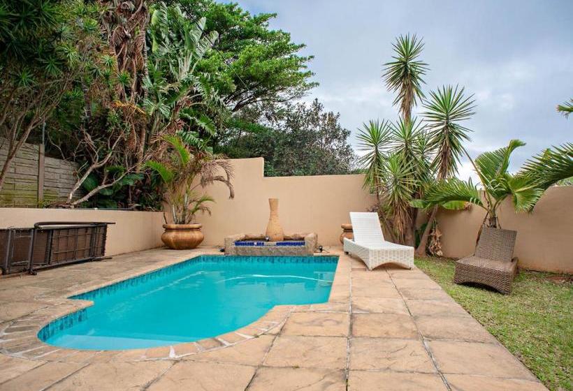 פנסיון Ekhaya Guest House