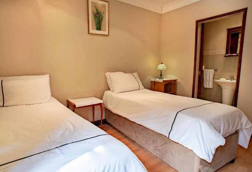 פנסיון Ekhaya Guest House