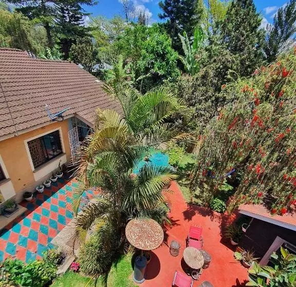 پانسیون Mazzola Safari House & Backpacking