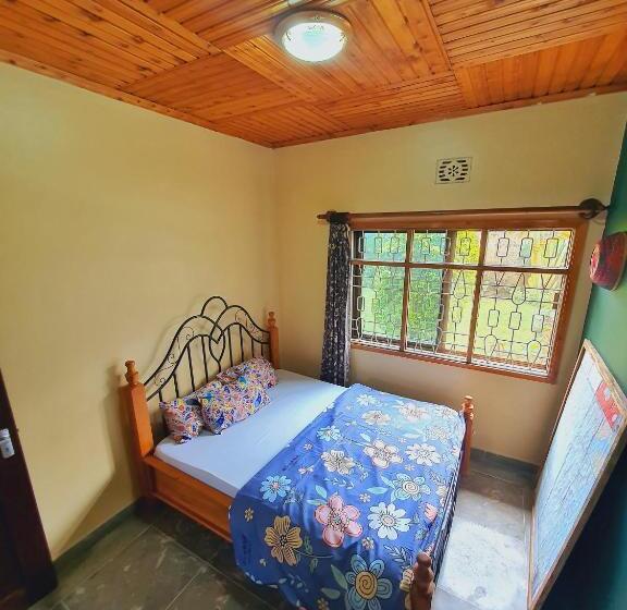 펜션 Mazzola Safari House & Backpacking