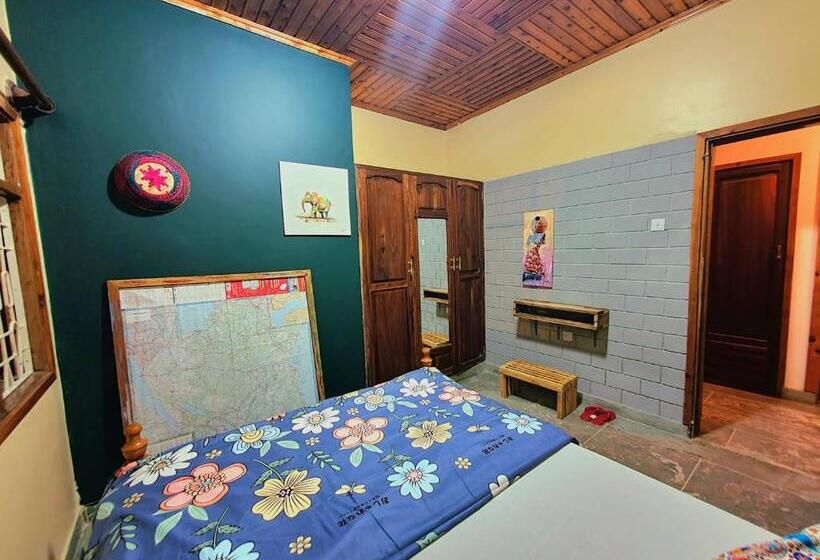 펜션 Mazzola Safari House & Backpacking