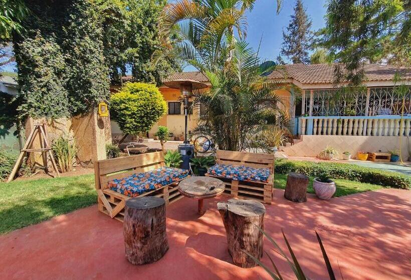 펜션 Mazzola Safari House & Backpacking