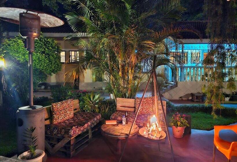 펜션 Mazzola Safari House & Backpacking