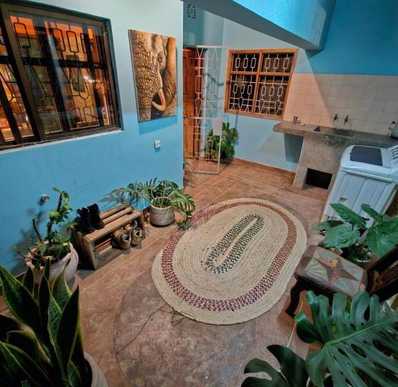 펜션 Mazzola Safari House & Backpacking