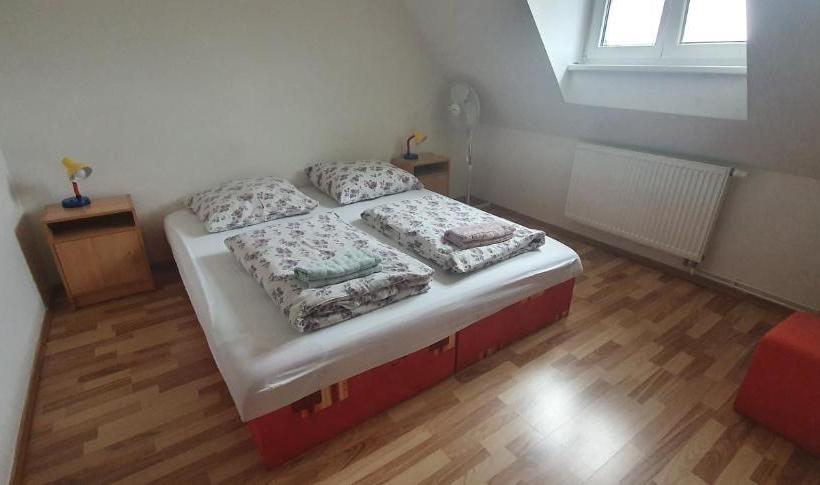 פנסיון Pod Vinicí