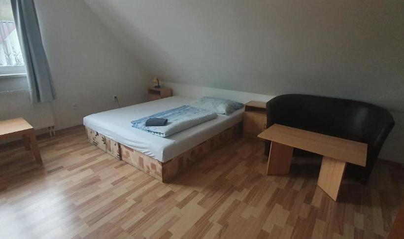 פנסיון Pod Vinicí