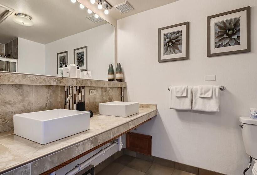 فندق على الطريق Uplift Inn