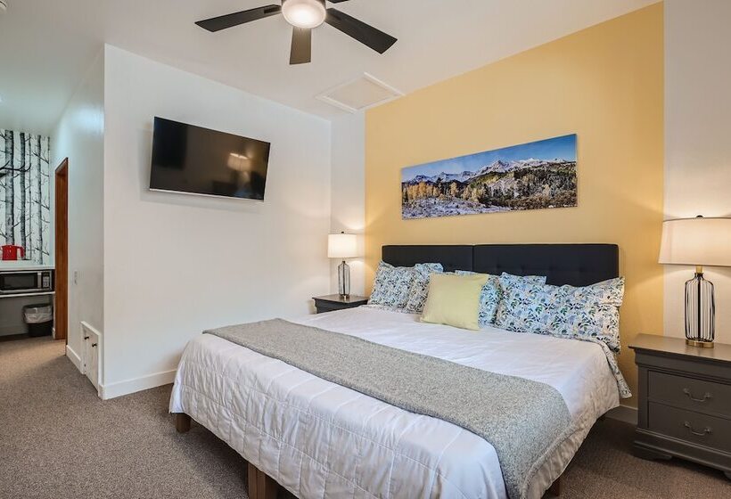 فندق على الطريق Uplift Inn