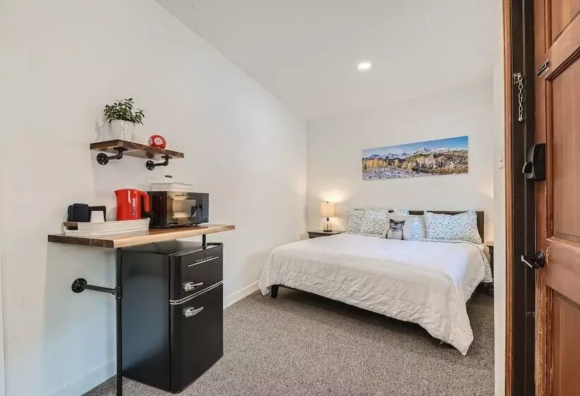 モーテル Uplift Inn