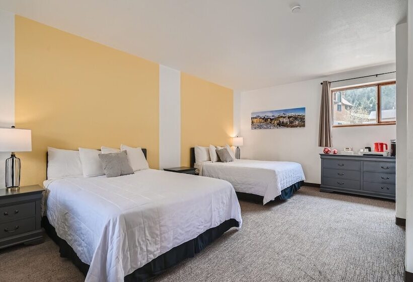 فندق على الطريق Uplift Inn