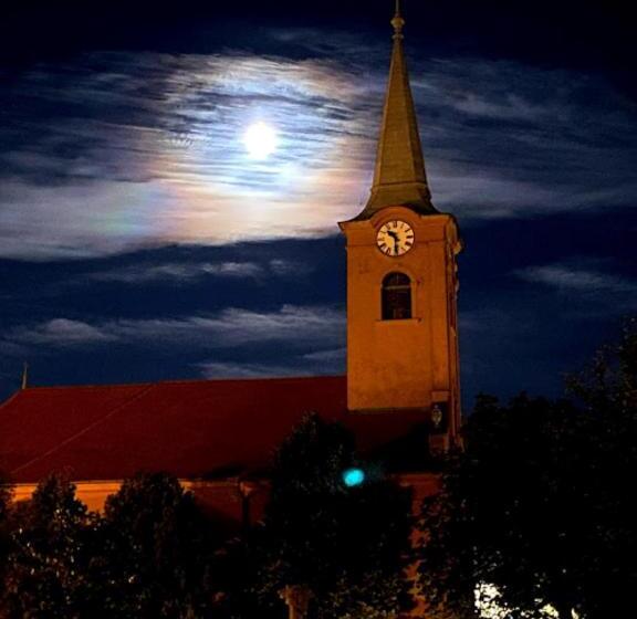 فندق Fehérház Alkalmi Szálló