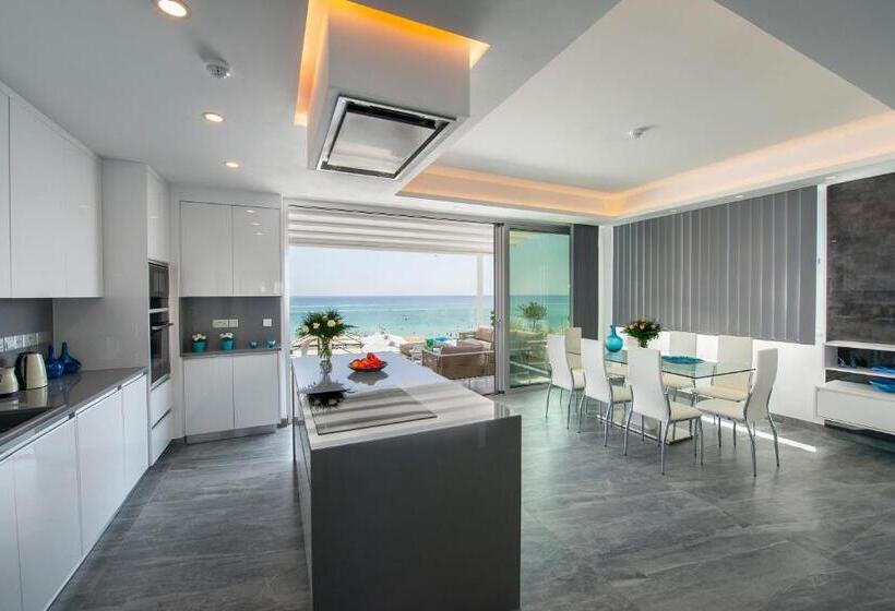 ホテル Sunprime Protaras Beach   Adults Only