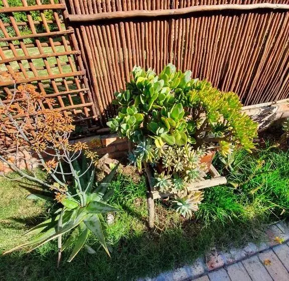 Majatalo Hillscapes Guesthouse