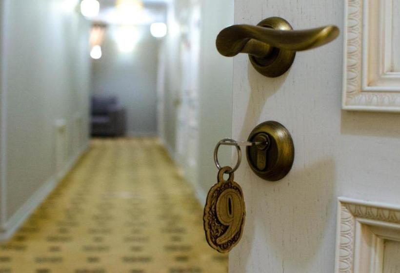 پانسیون Luxury House