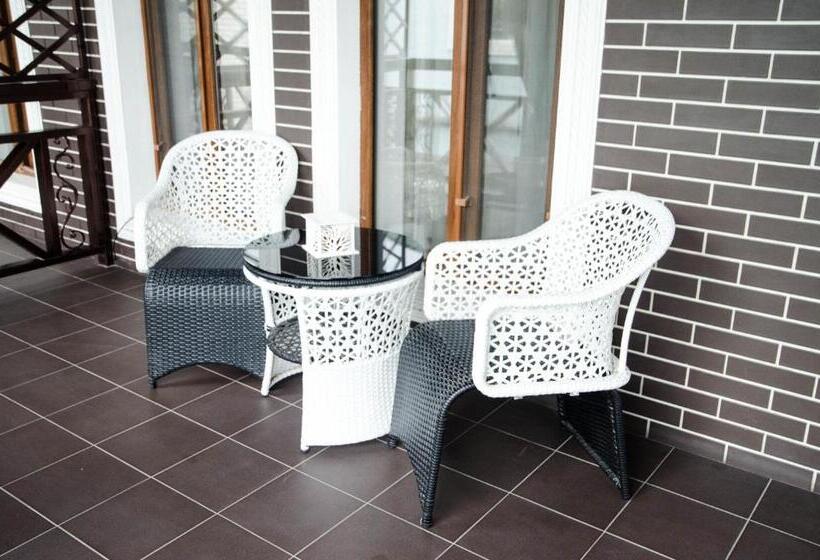 پانسیون Luxury House