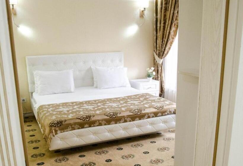 پانسیون Luxury House