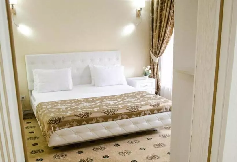 پانسیون Luxury House