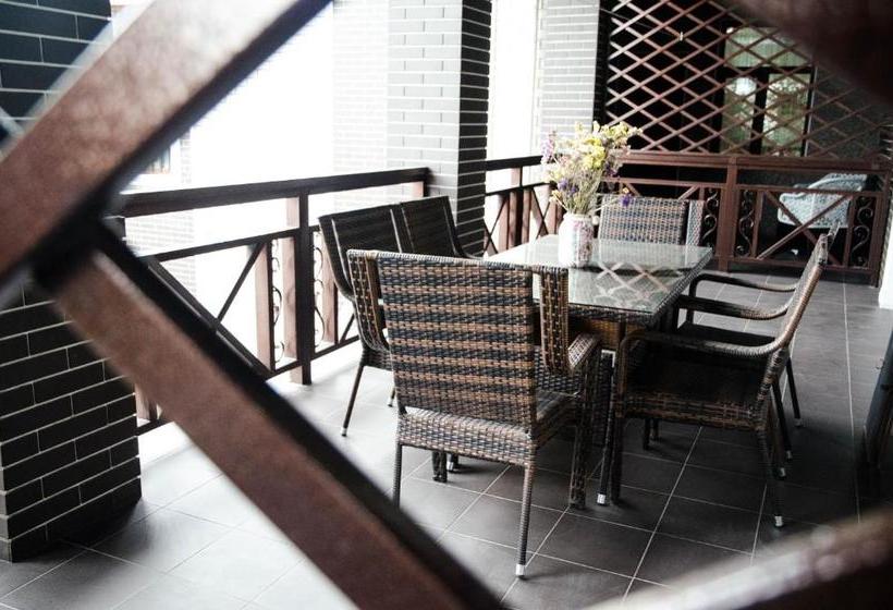 پانسیون Luxury House