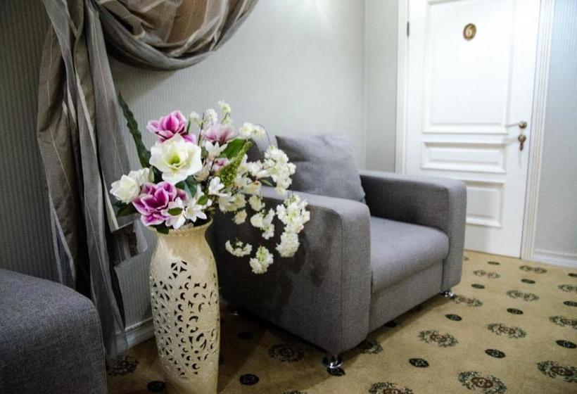 پانسیون Luxury House