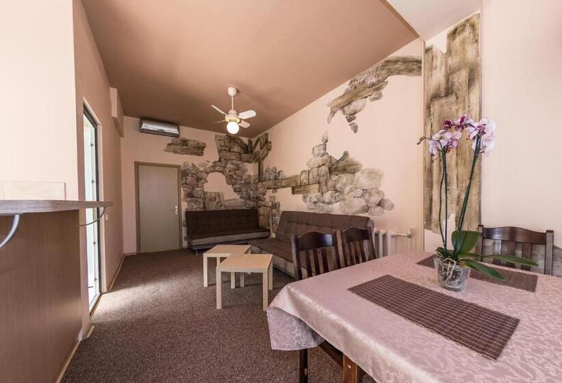 پانسیون Medziotoju Kiemelis