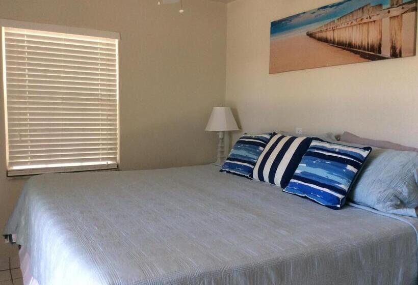 Island Club Turks & Grace Bay Place