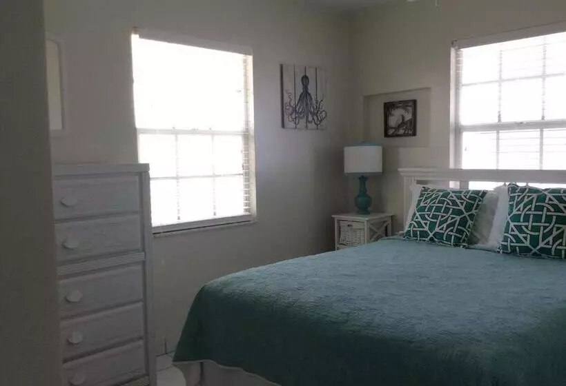 Island Club Turks & Grace Bay Place