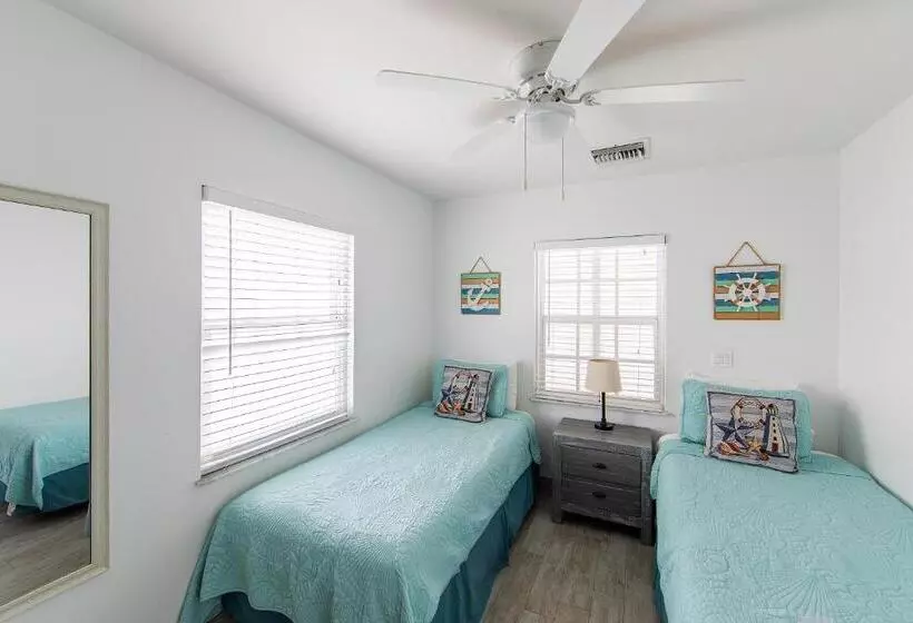 Island Club Turks & Grace Bay Place