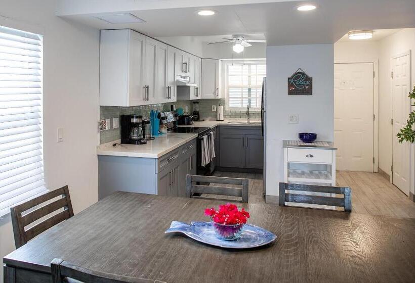 Island Club Turks & Grace Bay Place