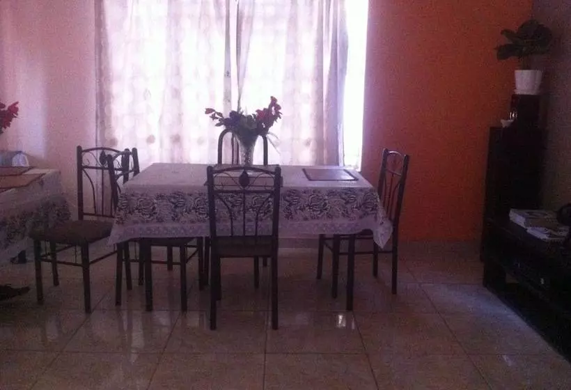 پانسیون Plateau Guest House