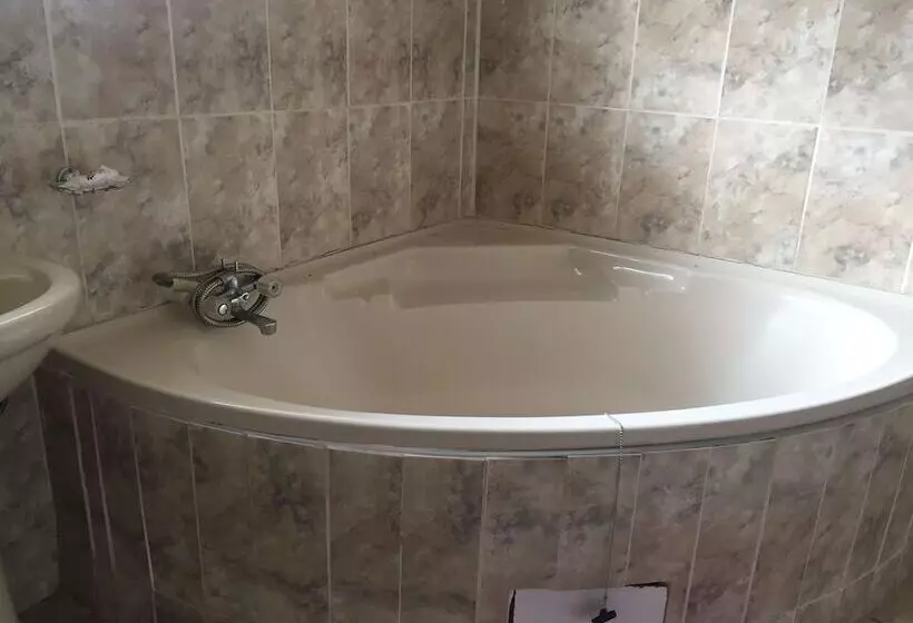 پانسیون Plateau Guest House