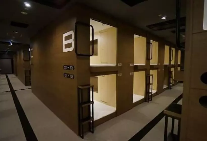 Kapselihotelli Baden Garden 旧thebed&spa