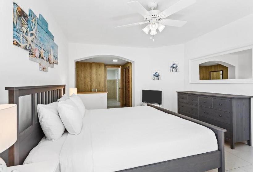 Turtle's Nest Beach Resort