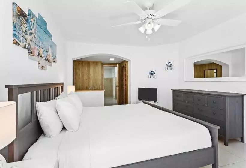 Turtle's Nest Beach Resort