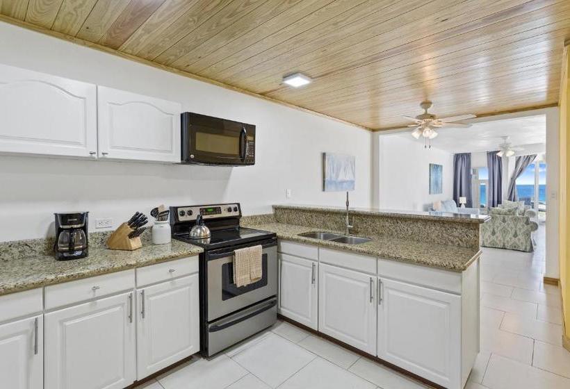 Turtle's Nest Beach Resort