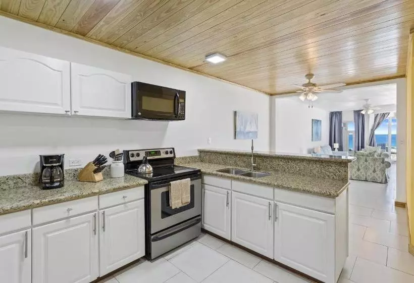 Turtle's Nest Beach Resort