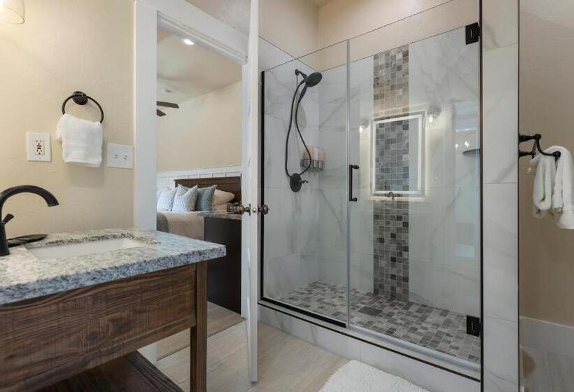 旅馆 Waterfront Inn