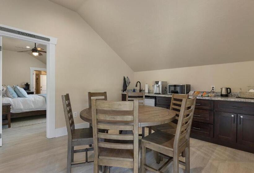 旅馆 Waterfront Inn