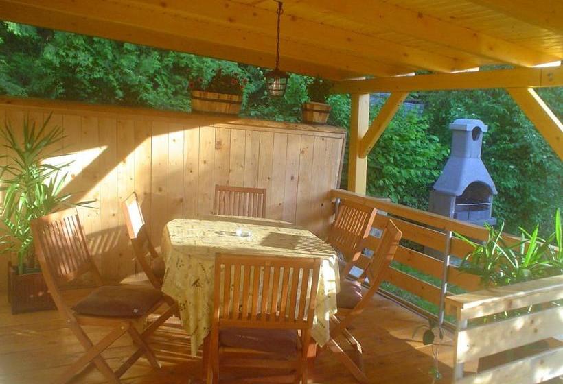 بنسيون Borostyán Vendégház